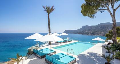 TREMENDOUS HOUSE " PEARL" IN THE BEST AERA OF IBIZA ON THE FRONT LINE OF SEA