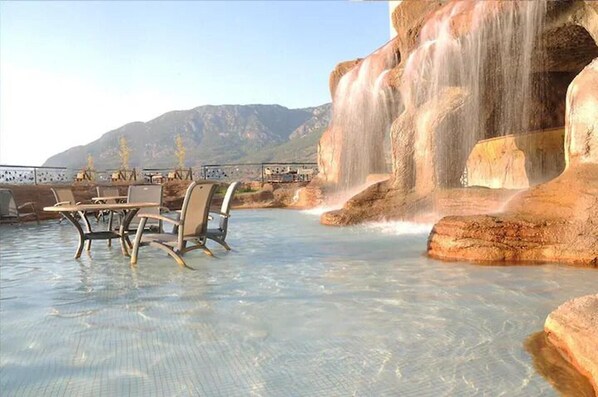 Outdoor dining - Goldcity 5 Stars Resort Flat sea View and Aquapark (Alanya)