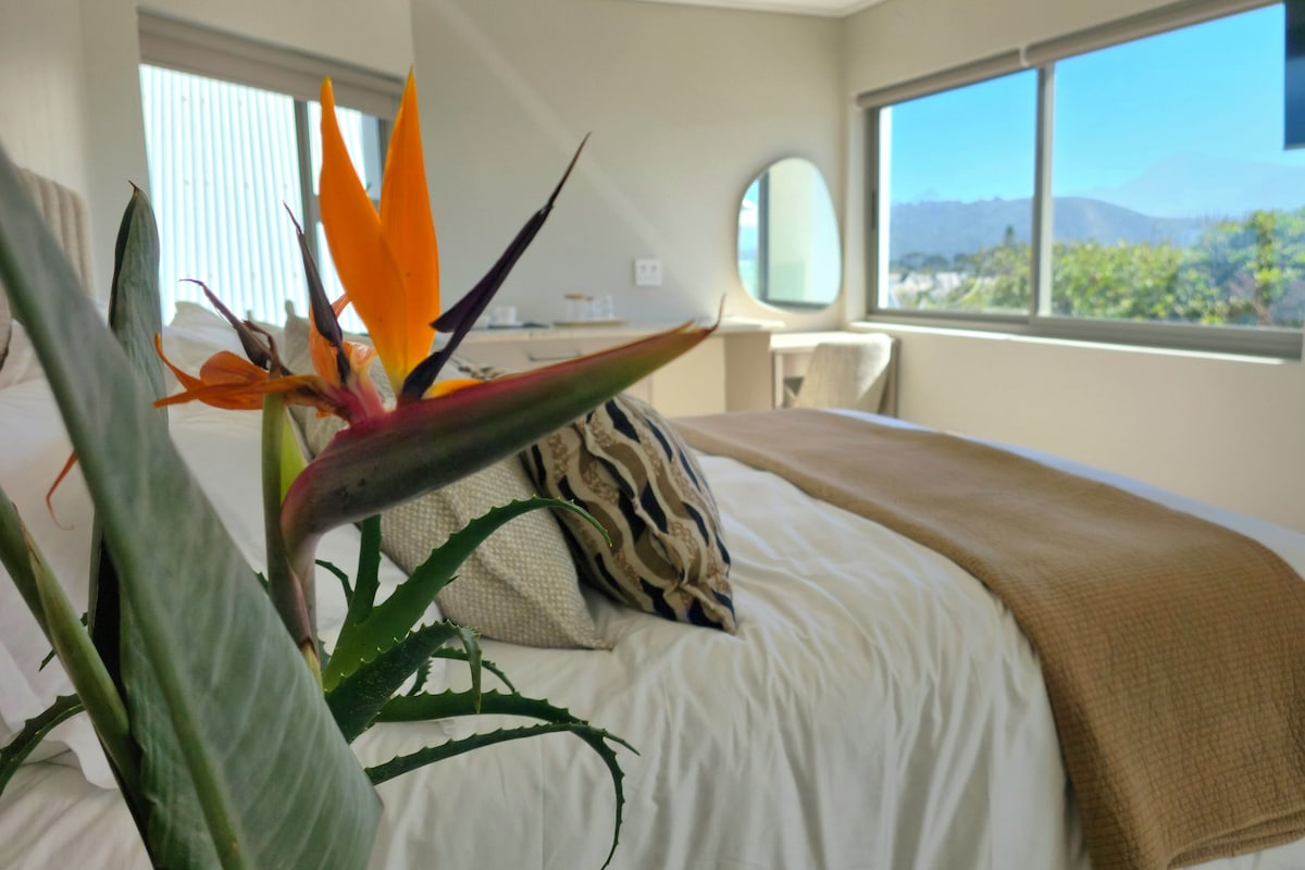 Deluxe Suite, Balcony, Partial Ocean View