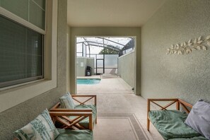 Basic Villa | Pool