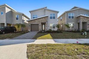 Exterior - 5bd/5ba Lake View Brandnew at Champions Gate (Kissimmee)