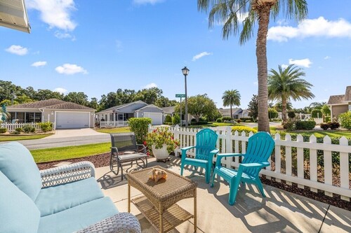 Sunnyside Escape in The Villages | Golfcart | BBQ