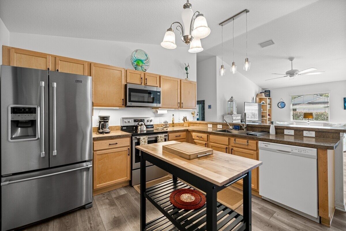 ثلاجة، ميكروويف، فرن، موقد طهي مسطح