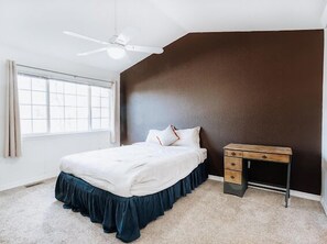 3 chambres, fer et planche Ă repasser, Wi-Fi, literie fournie