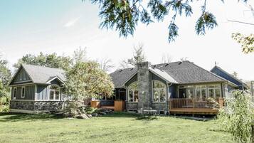 ุงูู
ูุดุฃุฉ ู
ู ุงูุฎุงุฑุฌ