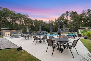 Outdoor dining - Private Adult Only Resort Near Lake Ouachita. Hot tub+Pool. Reserve It All! (Royal)