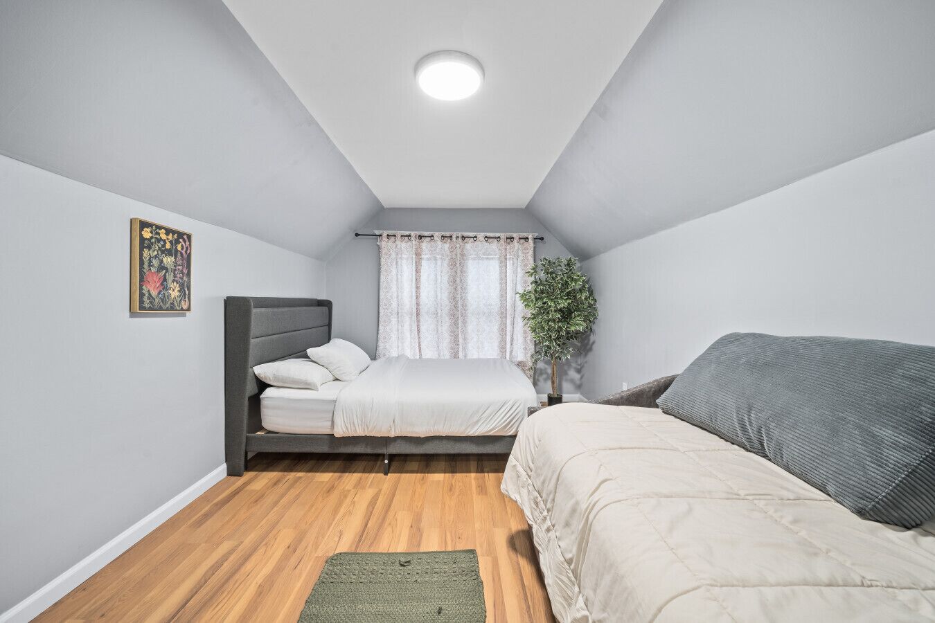 6 soveværelser, skrivebord, strygejern/strygebræt, weekendseng