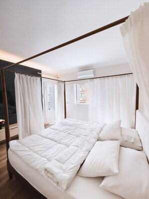 3 間睡房、書桌、熨斗/熨衫板、可攜式嬰兒床