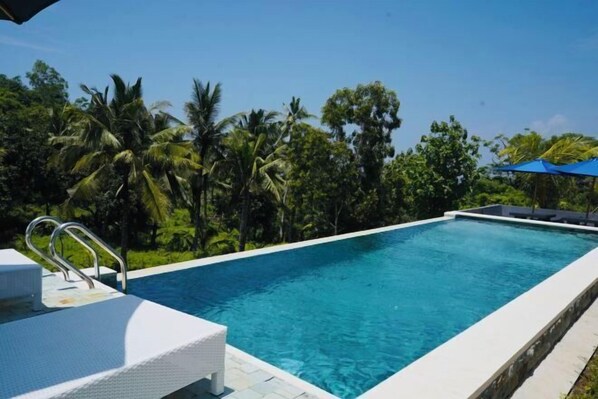 Outdoor pool - d’Kelingking Secret Villas (Bali)