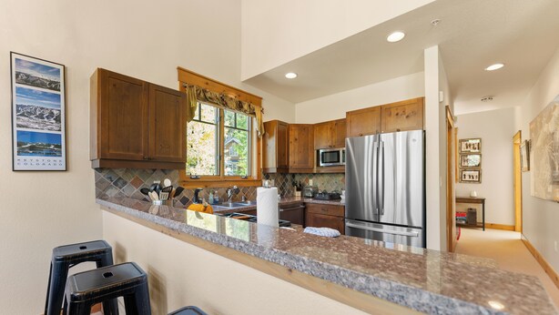 Unclassified image, 1 of 43, button - Settlers Creek #6559 (Keystone)