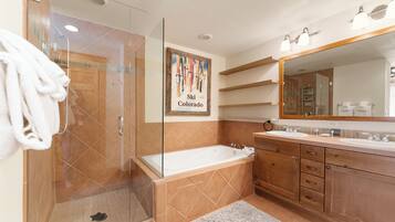 Studio (3 Bedrooms) | Exterior