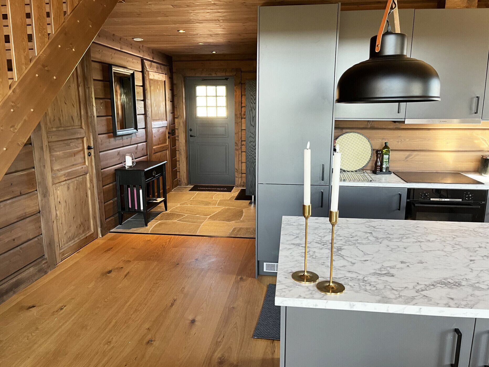 Kylskåp, mikrovågsugn, ugn och diskmaskin