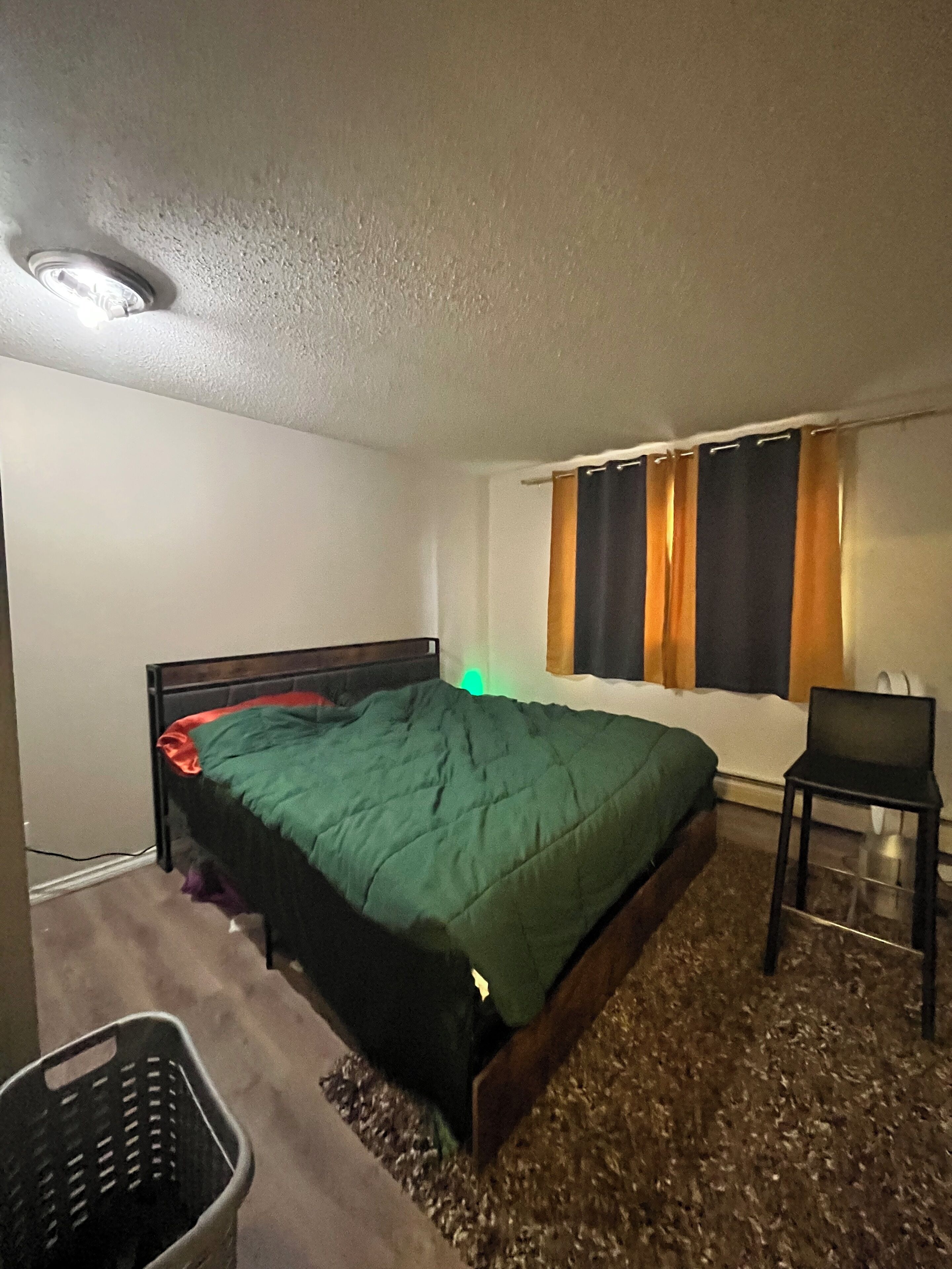 1 bedroom, WiFi, bed sheets