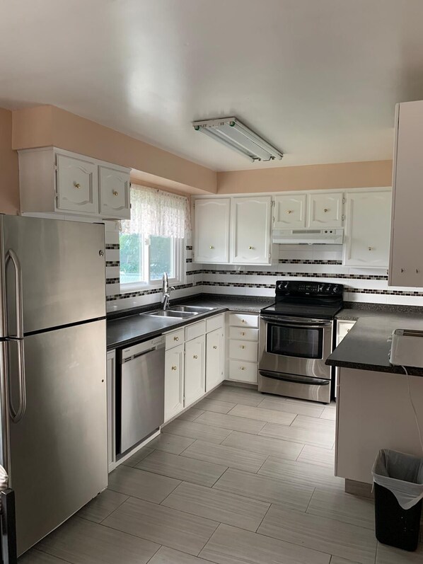 Uuni, liesi, astianpesukone