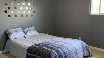 3 Schlafzimmer, Bügeleisen/Bügelbrett, WLAN, Bettwäsche