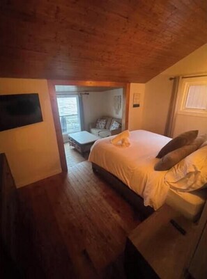 4 bedrooms, WiFi, bed sheets