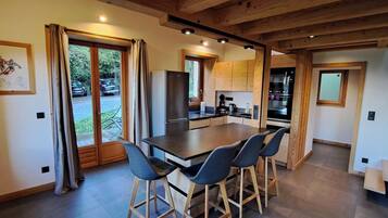 Micro-ondes, four, plaque de cuisson, lave-vaisselle