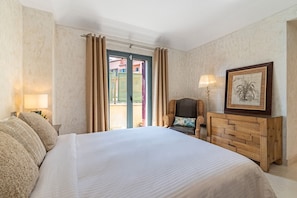 3 chambres, fer et planche à repasser, Wi-Fi, literie fournie