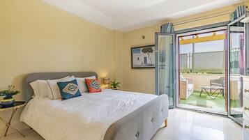 3 slaapkamers, een strijkplank/strijkijzer, wifi, beddengoed