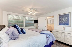 4 bedrooms, iron/ironing board, WiFi, bed sheets