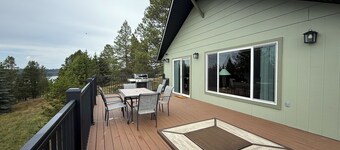 Cozy Lakeview Cabin – Perfect for Ski Trips & Montana Getaways