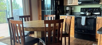 Cozy Lakeview Cabin – Perfect for Ski Trips & Montana Getaways