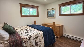 4 bedrooms, iron/ironing board, travel crib, free WiFi