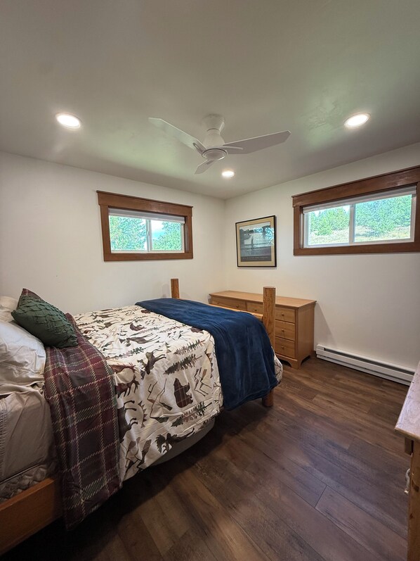 4 chambres, fer et planche à repasser, lit parapluie, Wi-Fi gratuit