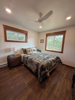 4 chambres, fer et planche à repasser, lit parapluie, Wi-Fi gratuit