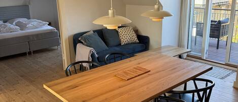 2 slaapkamers, een strijkplank/strijkijzer, wifi, beddengoed