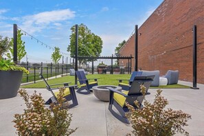 Terrace/patio - Stylish Stay by Mall of America (Bloomington)