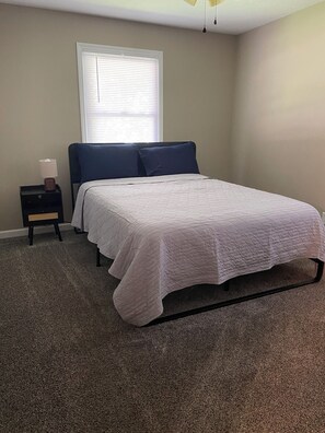 2 chambres, fer et planche à repasser, Wi-Fi, literie fournie