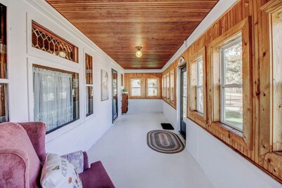 Victorian Home Near Downtown Little Falls