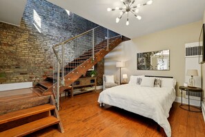 3 makuuhuonetta, silitysrauta/-lauta, ilmainen Wi-Fi, vuodevaatteet