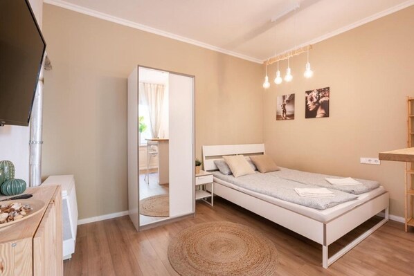 1 bedroom, iron/ironing board, WiFi, bed sheets