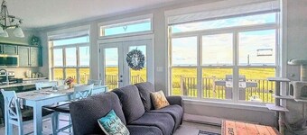  Ocean Privacy on a secluded beachfront cottage on 16 acres of land!!!