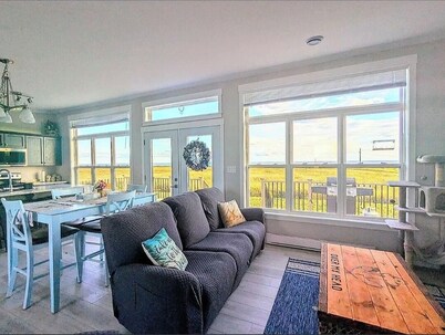  Ocean Privacy on a secluded beachfront cottage on 16 acres of land!!!