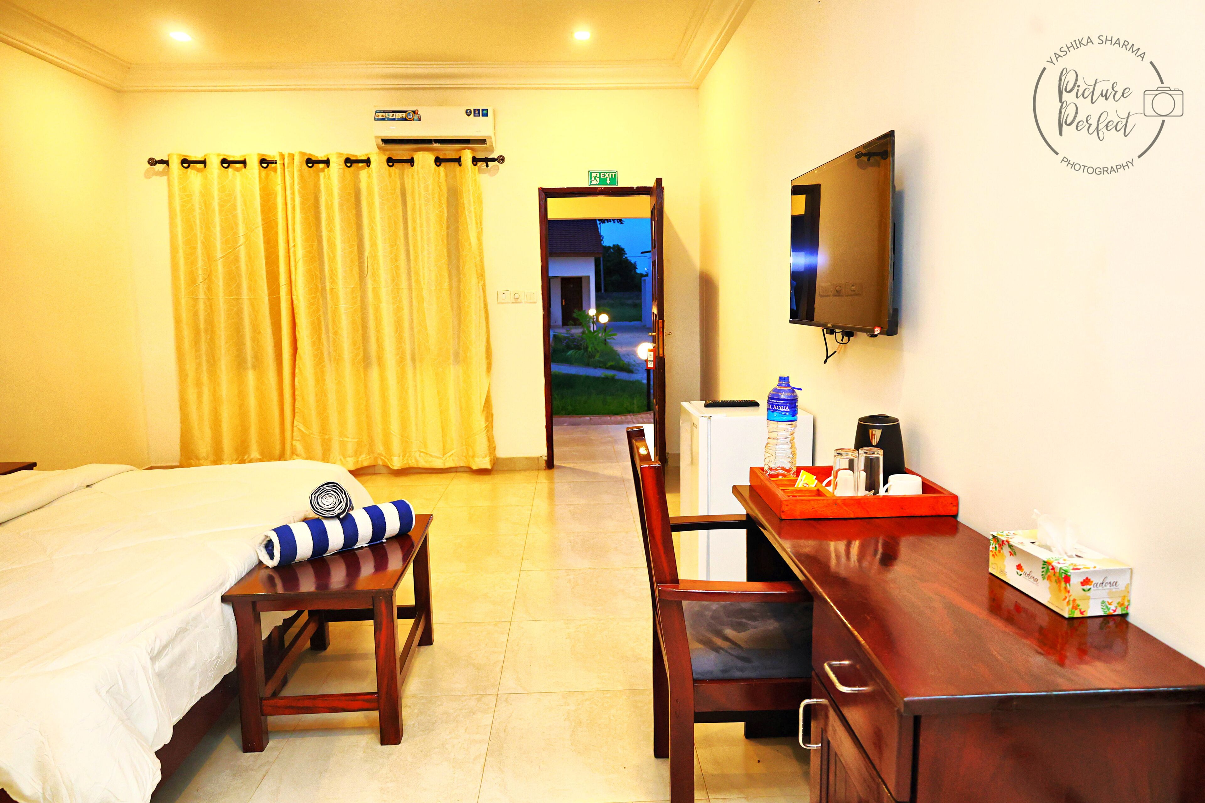 In-room safe, desk, laptop workspace, iron/ironing board