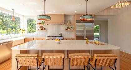 Coastal Modern Retreat - Steps to Long Beach and Near Downtown