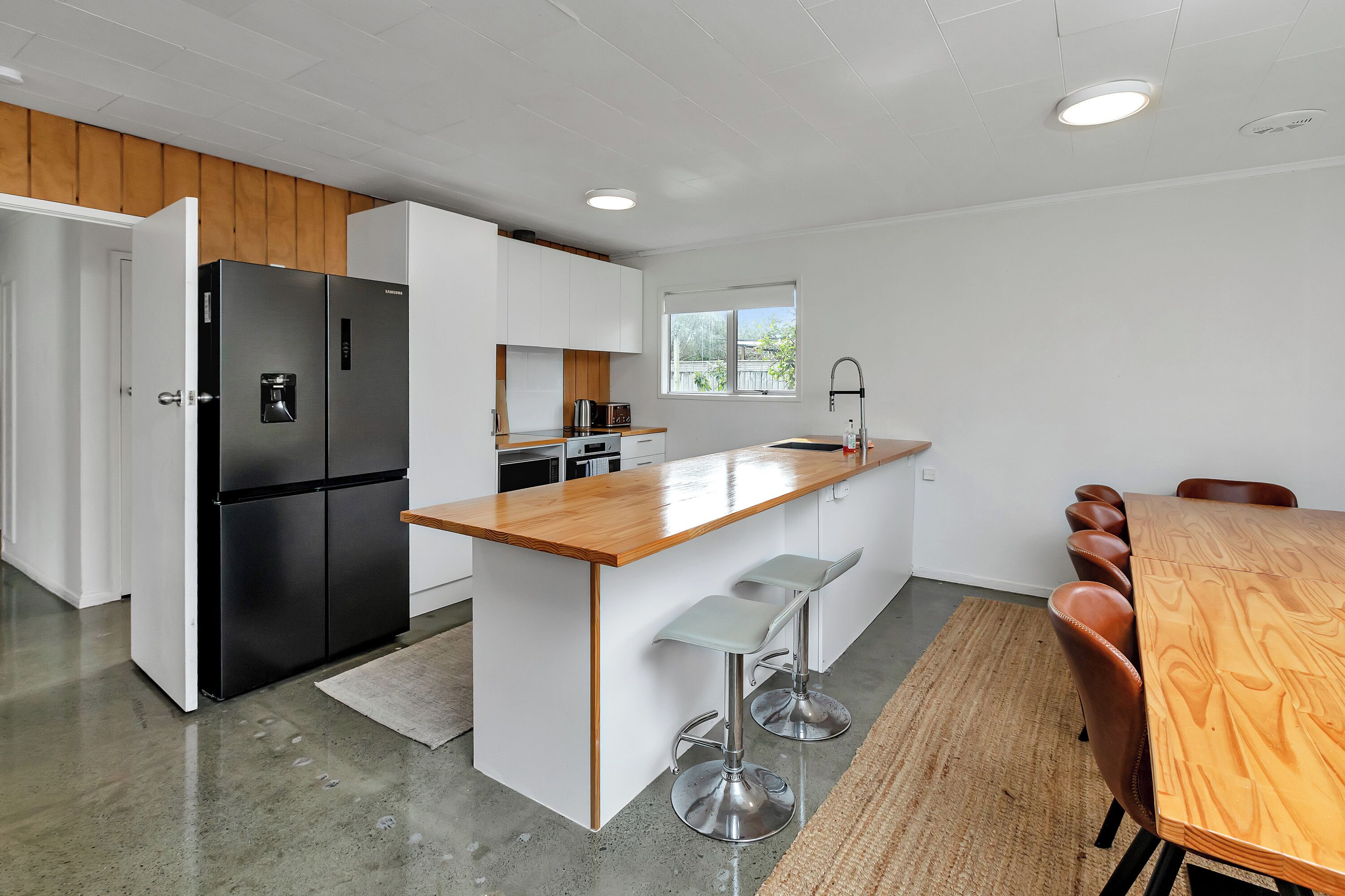 Fridge, microwave, dishwasher, toaster