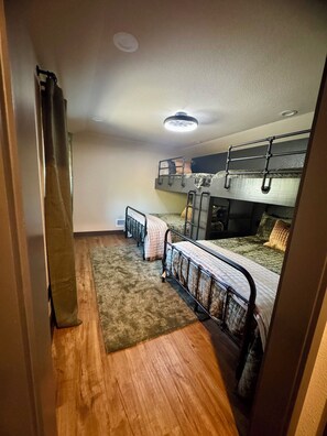 3 bedrooms, internet - The Chalk Bluff Lodge (Waco)