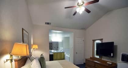 1 King Bed Suite Room