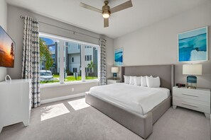 4 chambres, coffre-fort, fer et planche à repasser, lit de bébé portatif