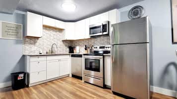 Micro-ondes, four, plaque de cuisson, lave-vaisselle