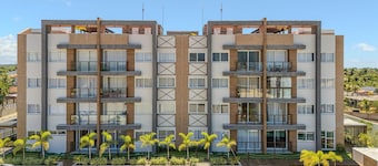 Apartments in a Condo With a Pool and Gym - AGA