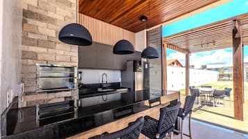 Apartemen Basic | Tempat makan outdoor