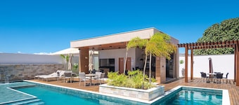 Apartments in a Condo With a Pool and Gym - AGA