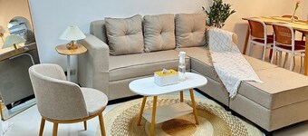 2BR Entire House Stay w/ FAST Wi-Fi in Angeles City Clark