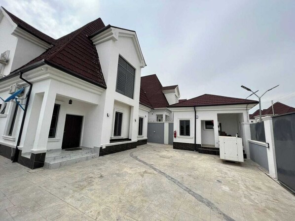 Front of property - Primo Apartment (Gombe)