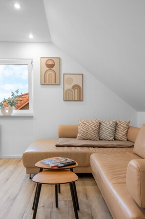 Smart TV, books - Vacation apartment | up to 5 pers. | near Cologne Therme & Phantasialand family-friendly (Swisttal)
